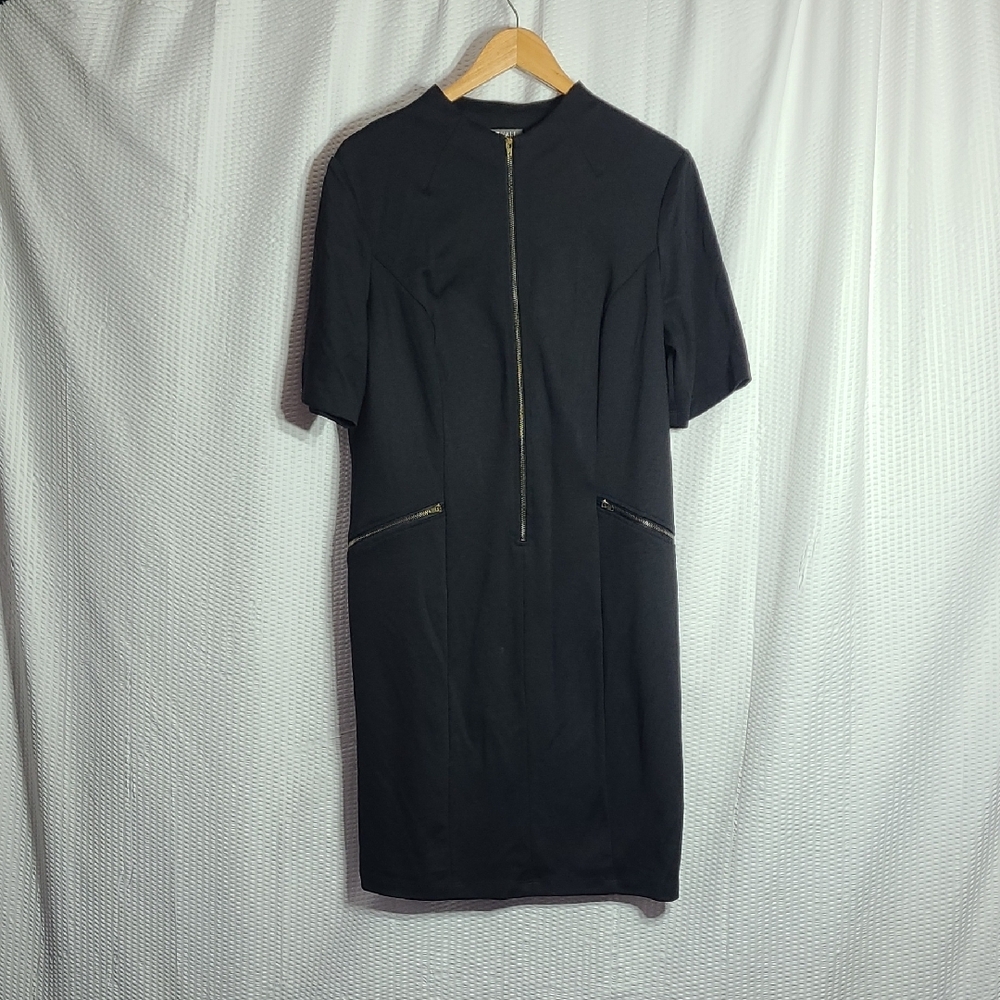 Roz & Ali Elegant Black Dress with Zipper front Size14